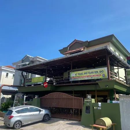 Oyo 90262 Kota Kinabalu Homestay, Villa & Suite Boutique
